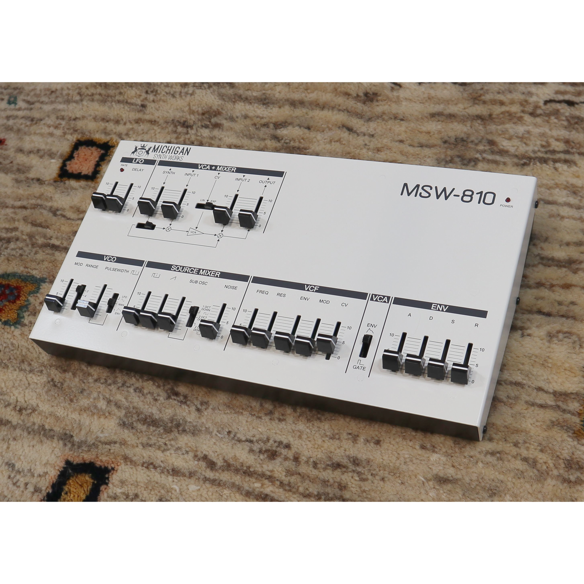 Michigan Synth Works MSW-810m analoger Monosynth, Frontplatte