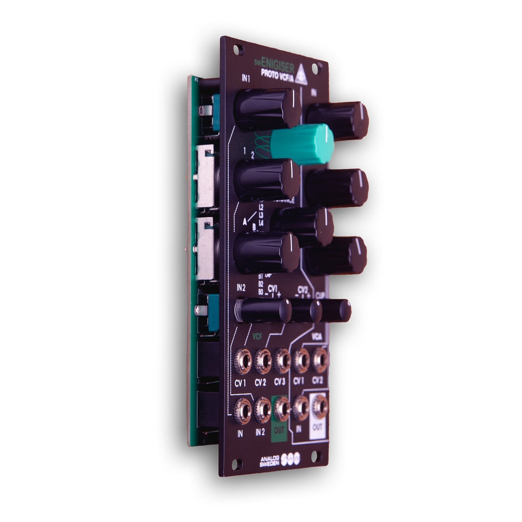 swEnigiser Proto VCF/A Modul mit schwarzer Frontplatte, Schrägansicht